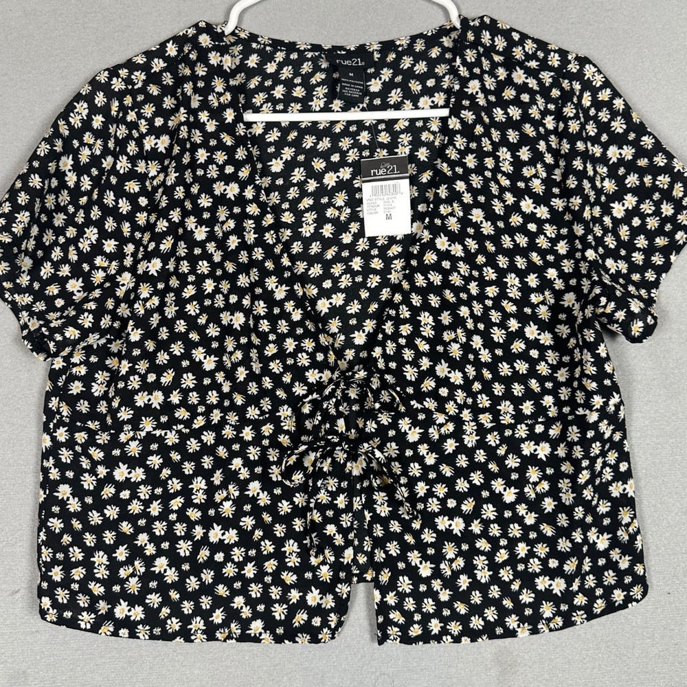 NEW Rue21 Top Women Medium Front Tie Black White Daisy Floral Print Short Sleeve